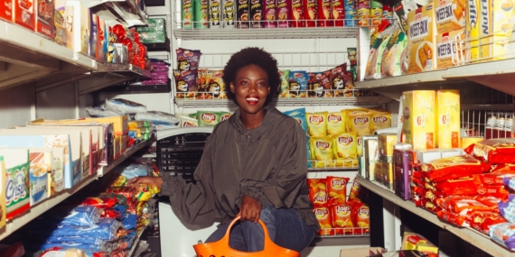 Ters yönde giden at arabası tehlike saçtı