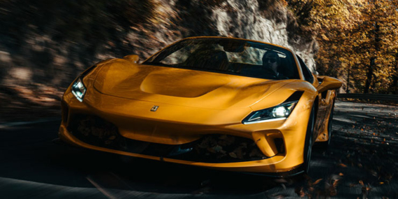 Dans sırasında yanlışlıkla gelinin yüzüne tekme atarak düğünü mahvetti