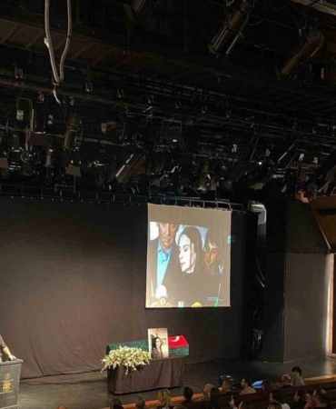 tomris-giritlioglu-icin-istanbul-devlet-tiyatrosunda-toren-duzenlendi