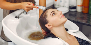 Ünlü isimler bundan vazgeçemiyor! Bacaklarınızı kuru fırçalarsanız…