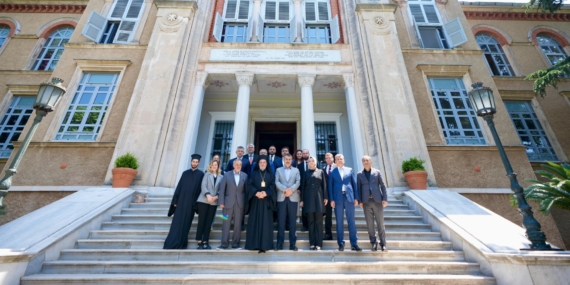 ÖZEL HEYBELİADA RUM ERKEK LİSESİ Özel Öğretim Kurumları