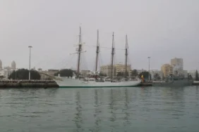 TCG-Savarona-gemisi-Istanbul-Bogazi8217ndan-gecis-yapti-featured